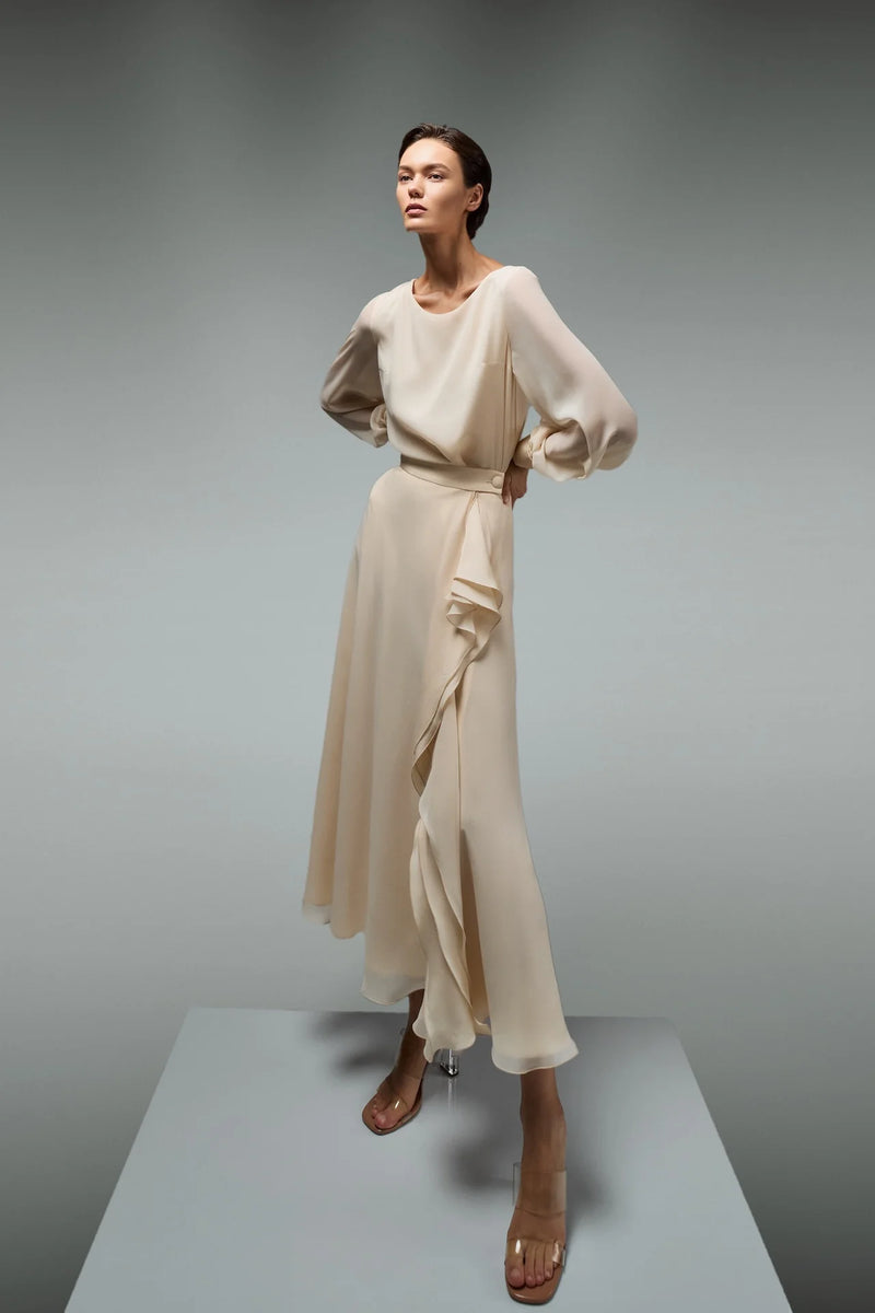 DESANTIS Cream Silk Blouson Boat Neck Top Timeless Martha's Vineyard 